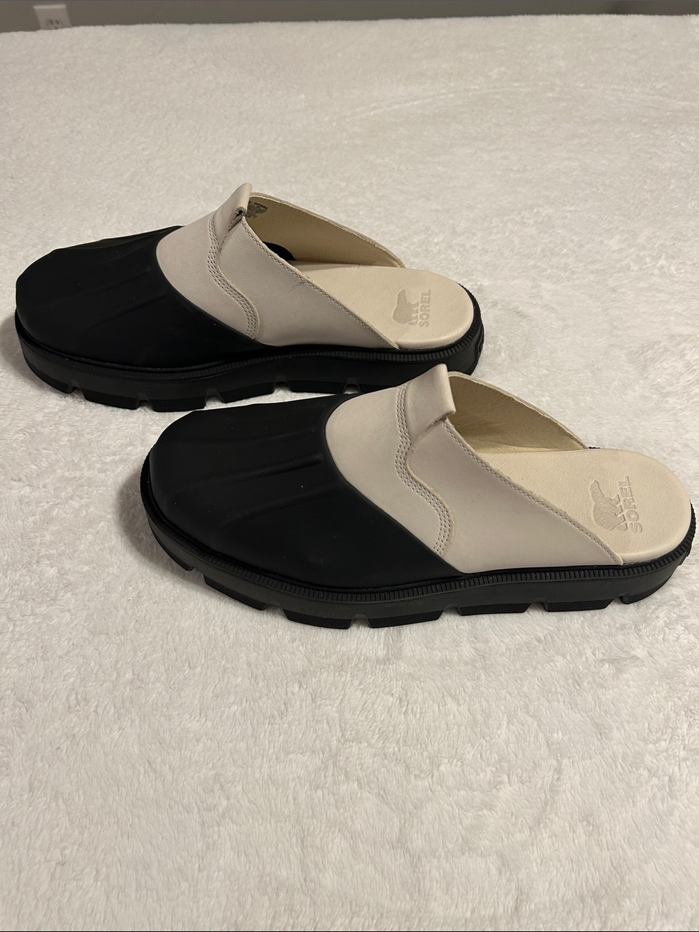 Sorel Rein CB Women Slip-On Clog Chalk/black Color. Lightweight EVA footbed. - Picture 8 of 11